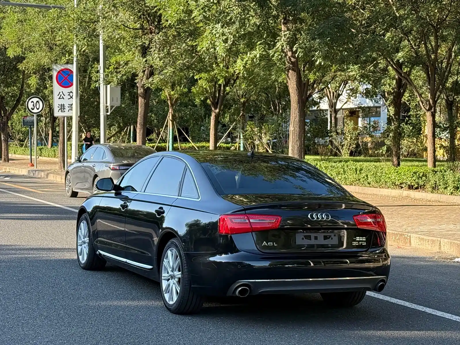 Фото 3 - Audi A6L