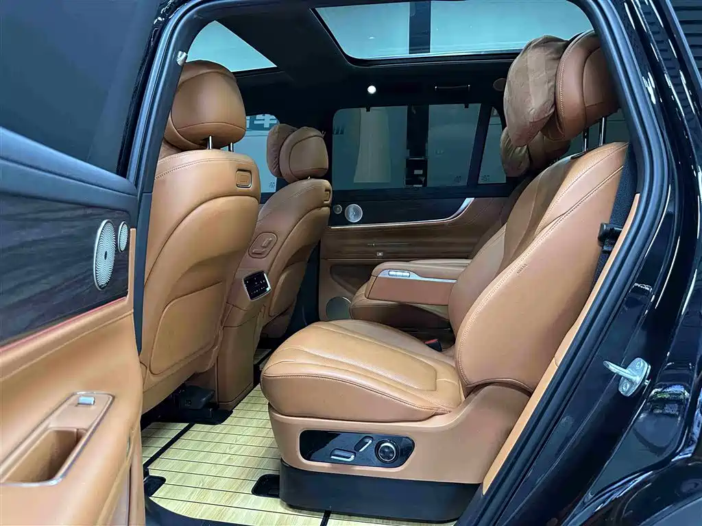 AITO Wenjie AITO M9 2024 Range Extender Max 52kWh 6-seater фото 9
