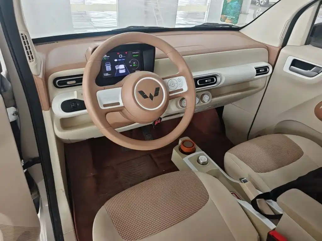 Фото 10 - Wuling Motors Hongguang MINIEV