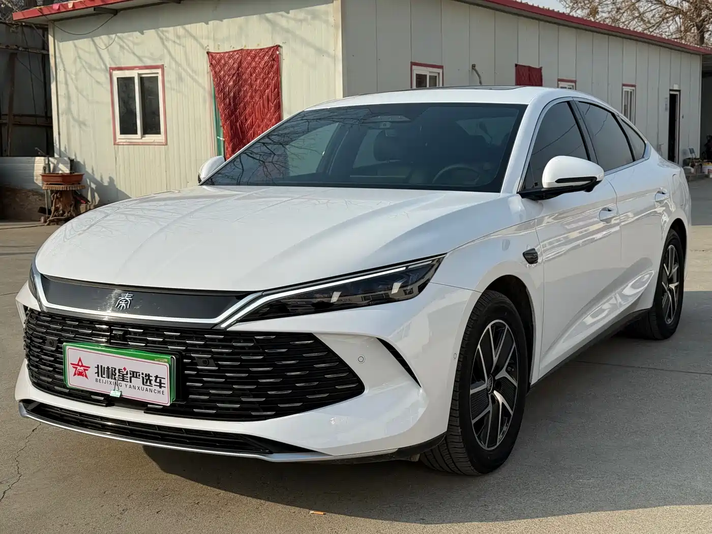 BYD Qin L 2025 DM-i Smart Drive Edition 120KM Surpassing