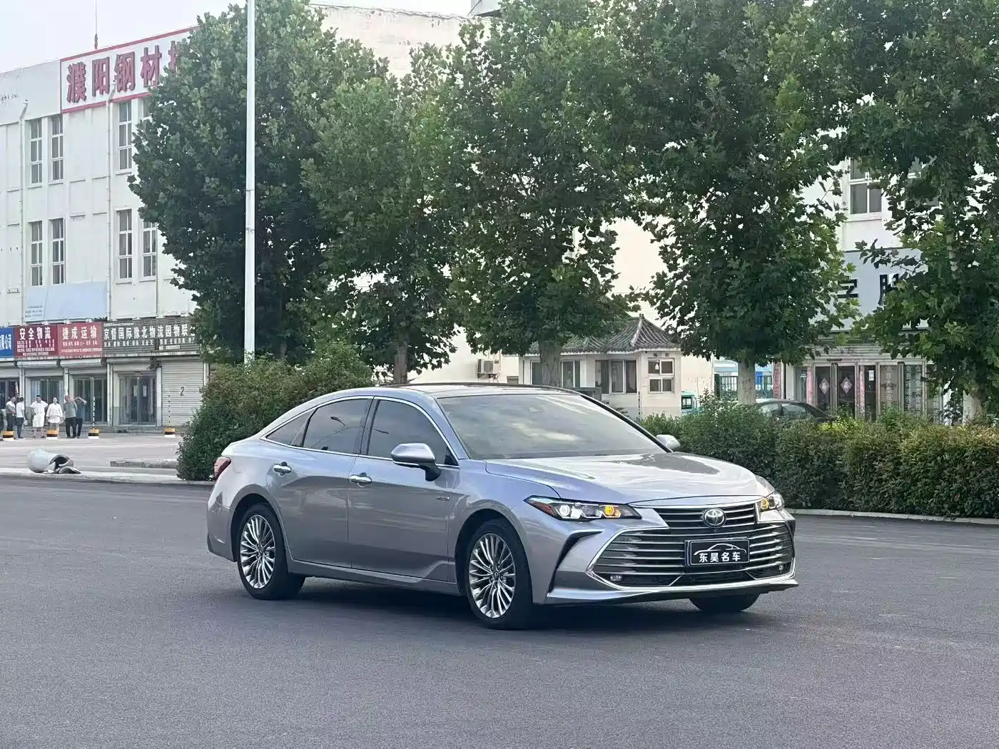 Фото 3 - Toyota Avalon