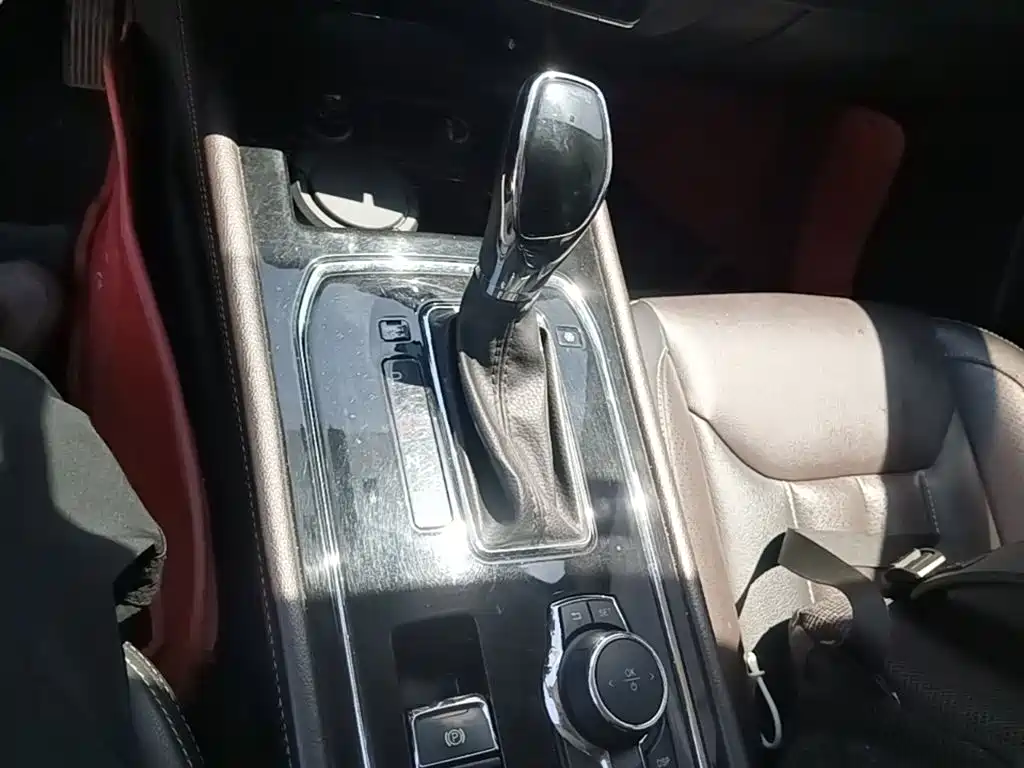 Dongfeng Fengguang Fengguang 580 2019 2018 1.5T CVT Luxury