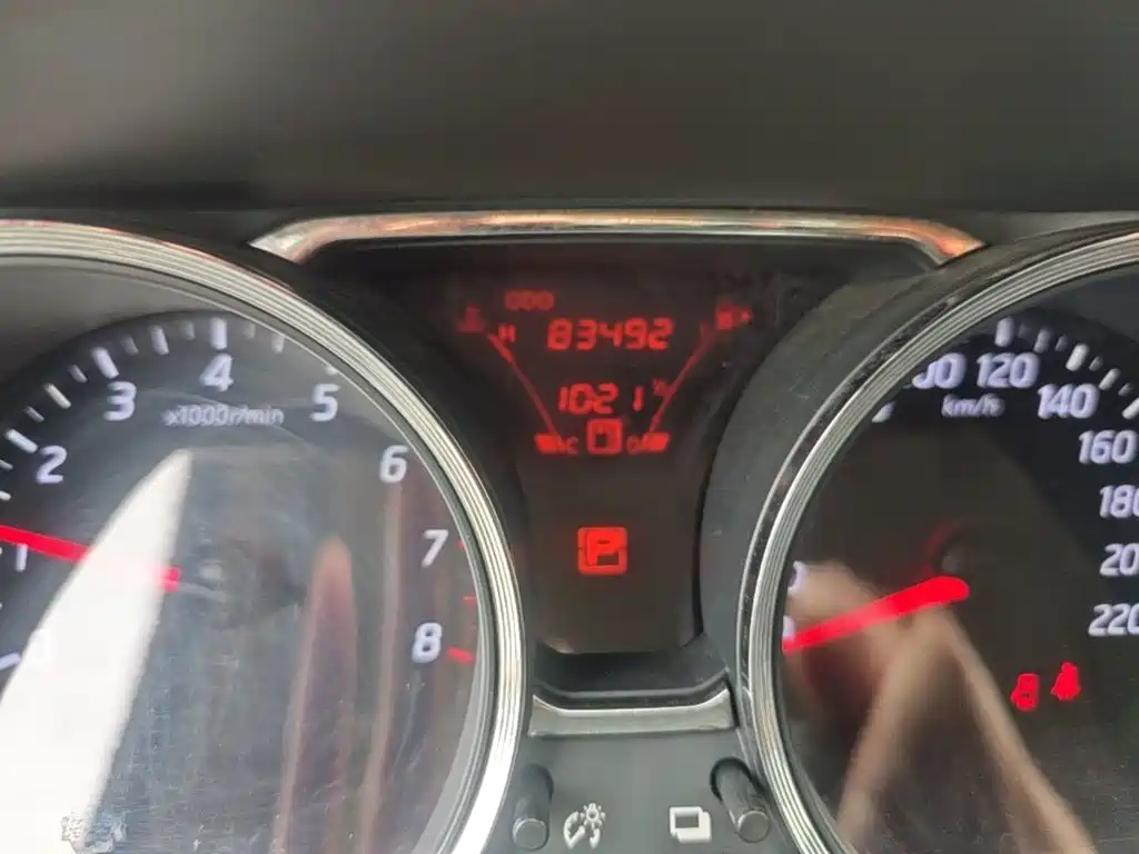Nissan Livina 2015 2013 Sporty 1.6XV CVT Luxury