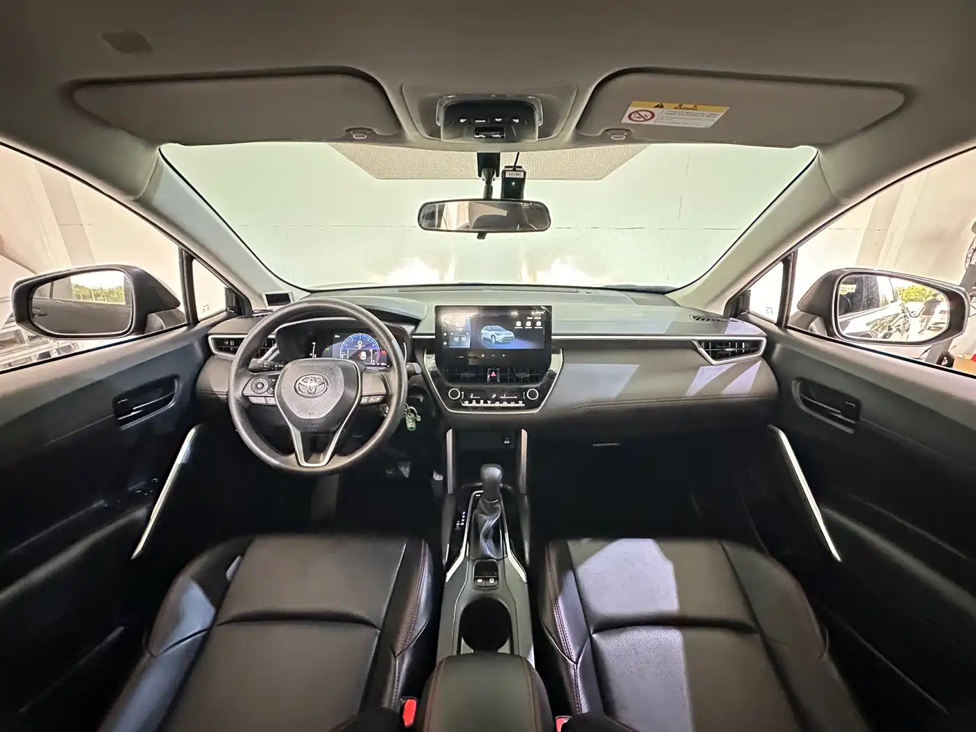 Toyota Frontlander 2023 2.0L CVT Elite Edition фото 6