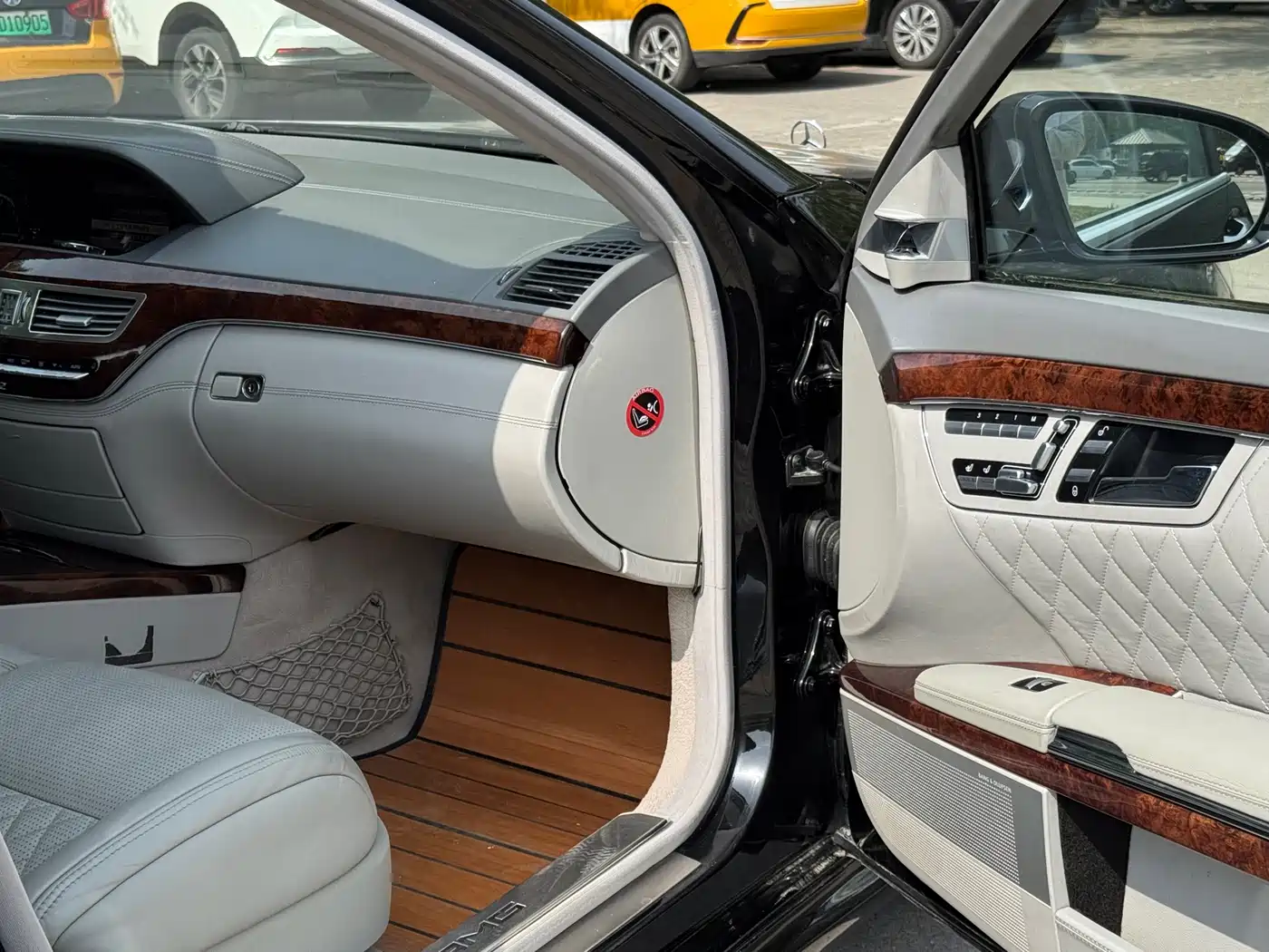 Mercedes-Benz S-Class AMG 2010 AMG S 65 фото 12
