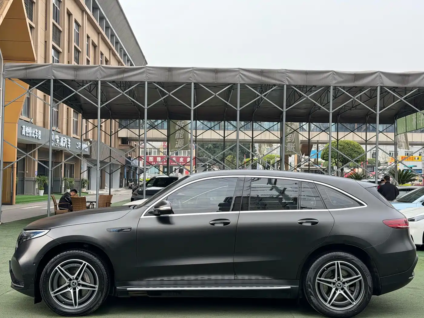 MERCEDES-BENZ EQC