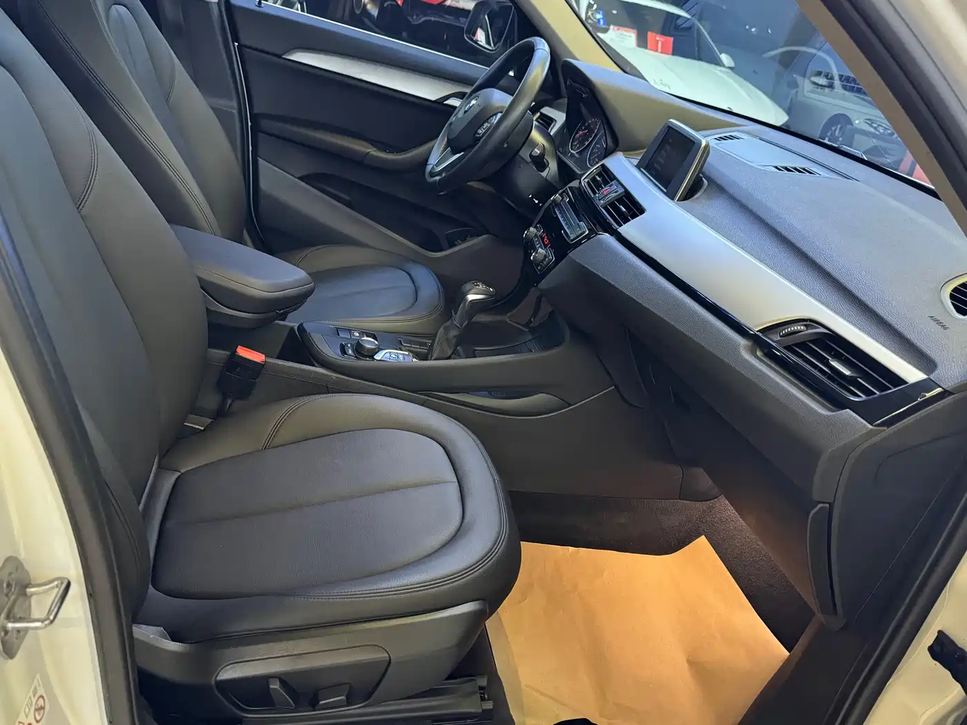 BMW X1 2018 sDrive20Li Leading Model фото 14