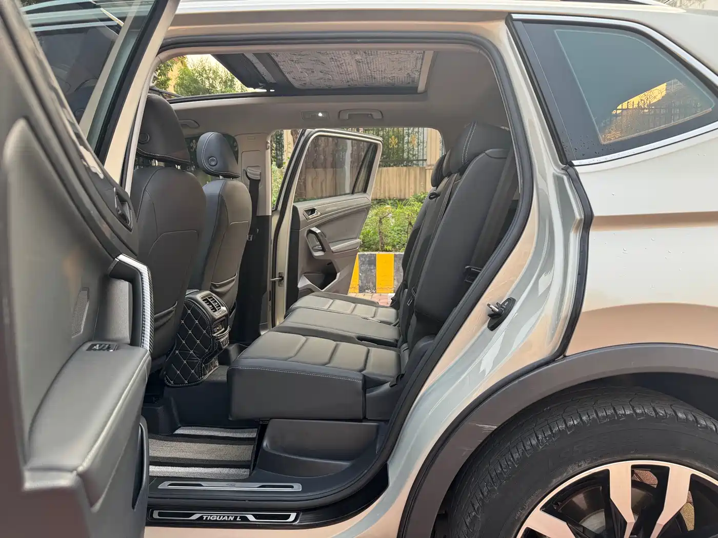 Volkswagen Tiguan L 2021 380TSI Automatic 4WD R-Line Premium 7-seater фото 16