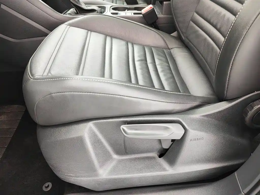 Volkswagen Touran 2018 Touran L 280TSI DSG Frontier Edition 7-Seater China V фото 20