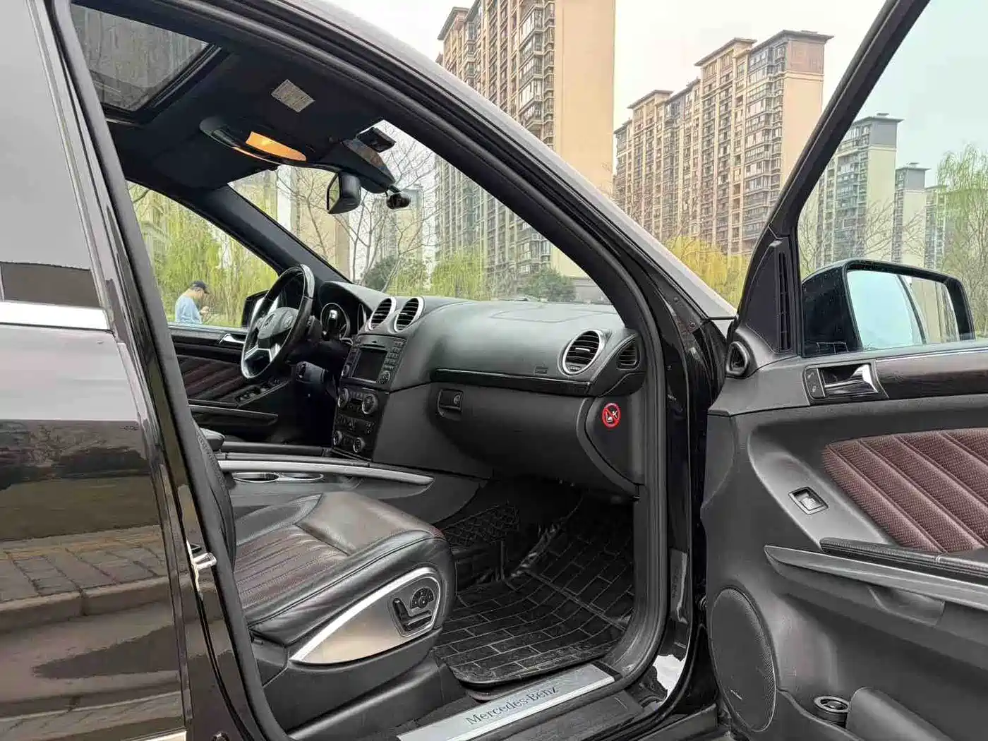 Mercedes-Benz GL-Class 2011 GL 450 Prestige Grand Edition фото 10