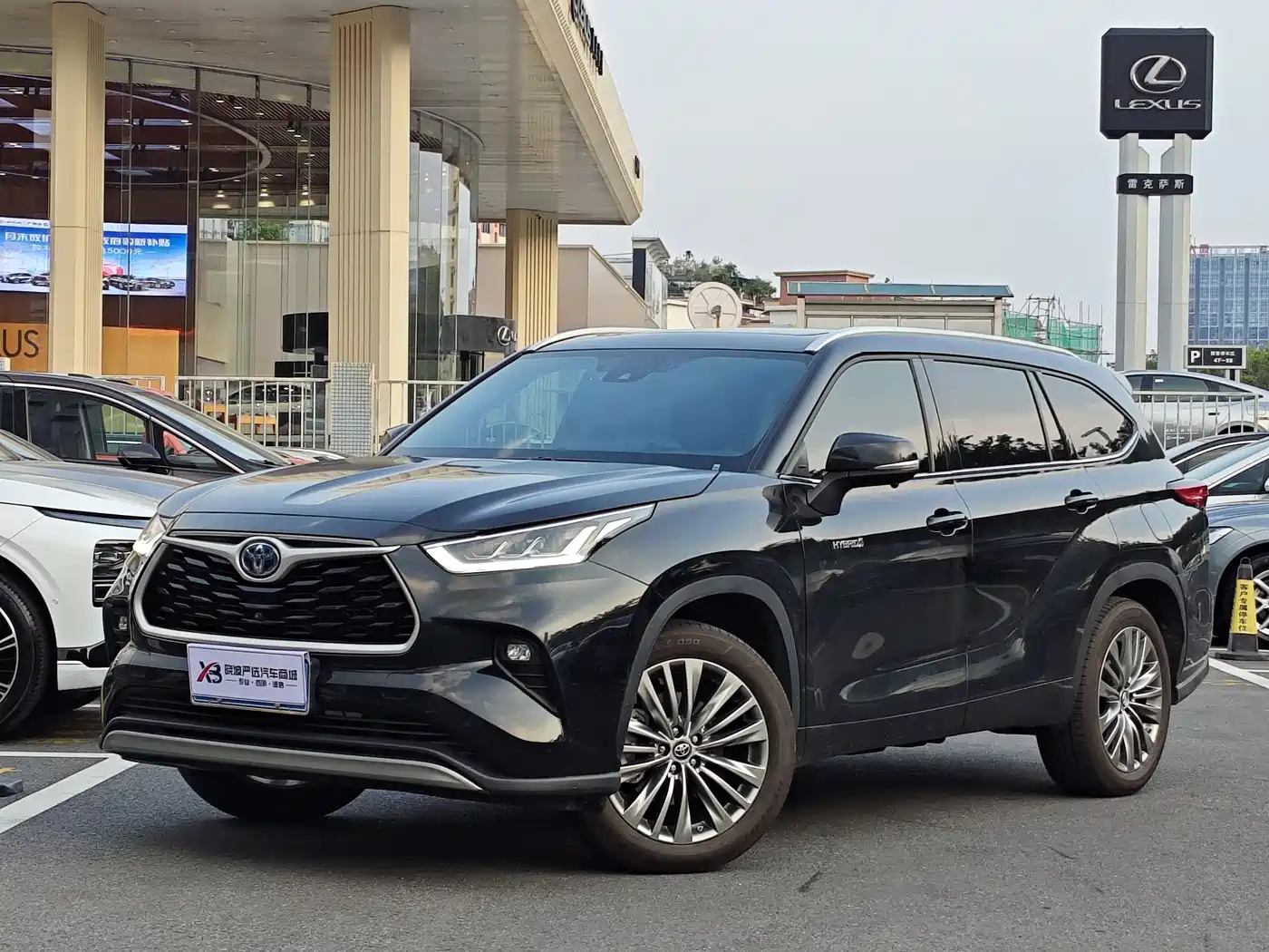 Toyota Highlander 2023 2.5L Smart Hybrid Dual Engine AWD Premium 7-Seater