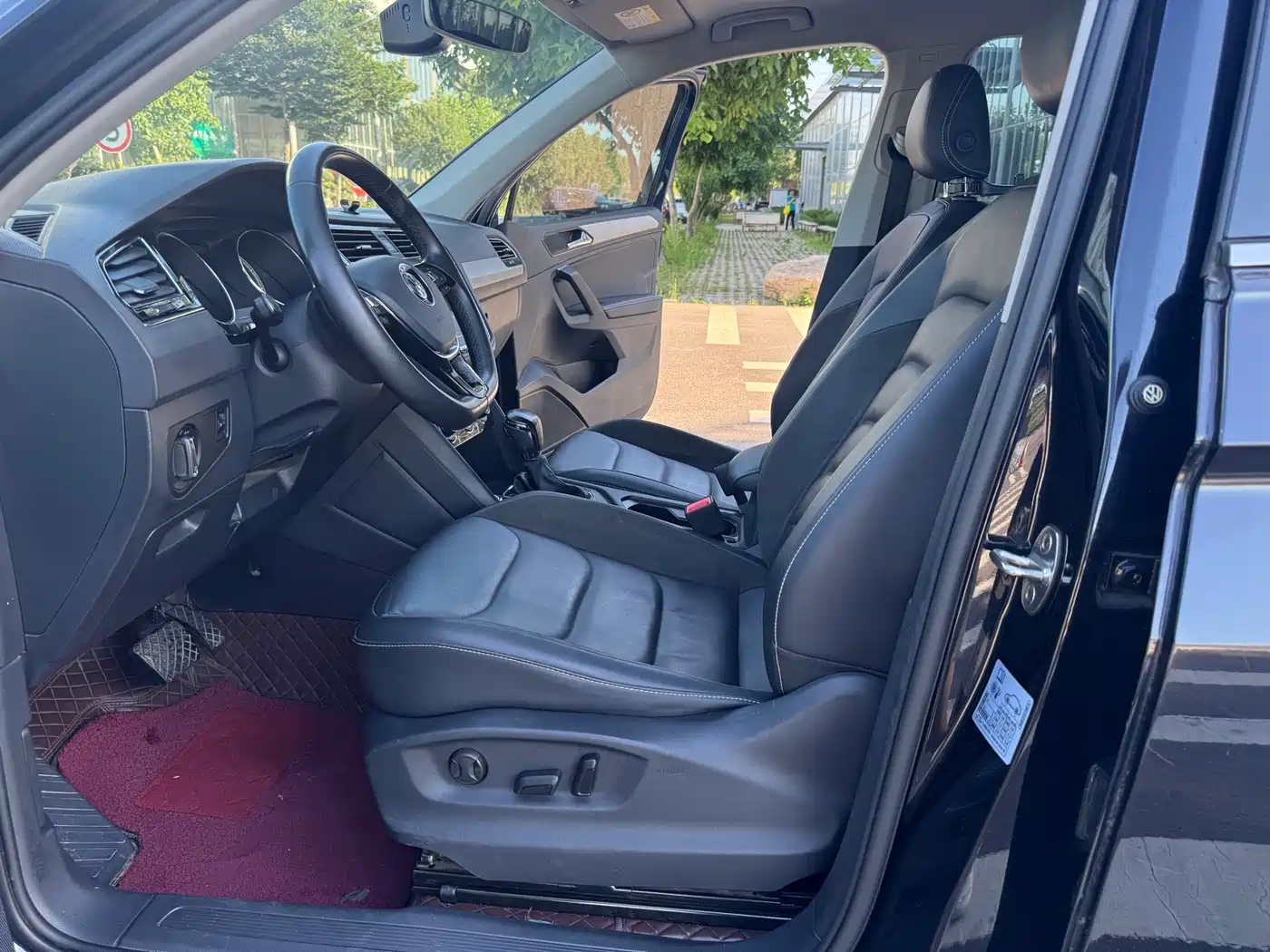 Volkswagen Tiguan L 2019 Facelift 330TSI Auto 2WD Smart Luxury China VI фото 8