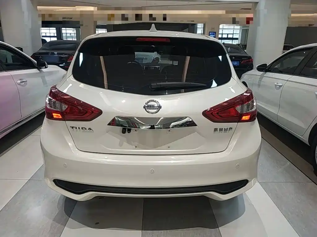 Nissan Tiida 2023 2023 1.6L CVT Cool Motion Edition
