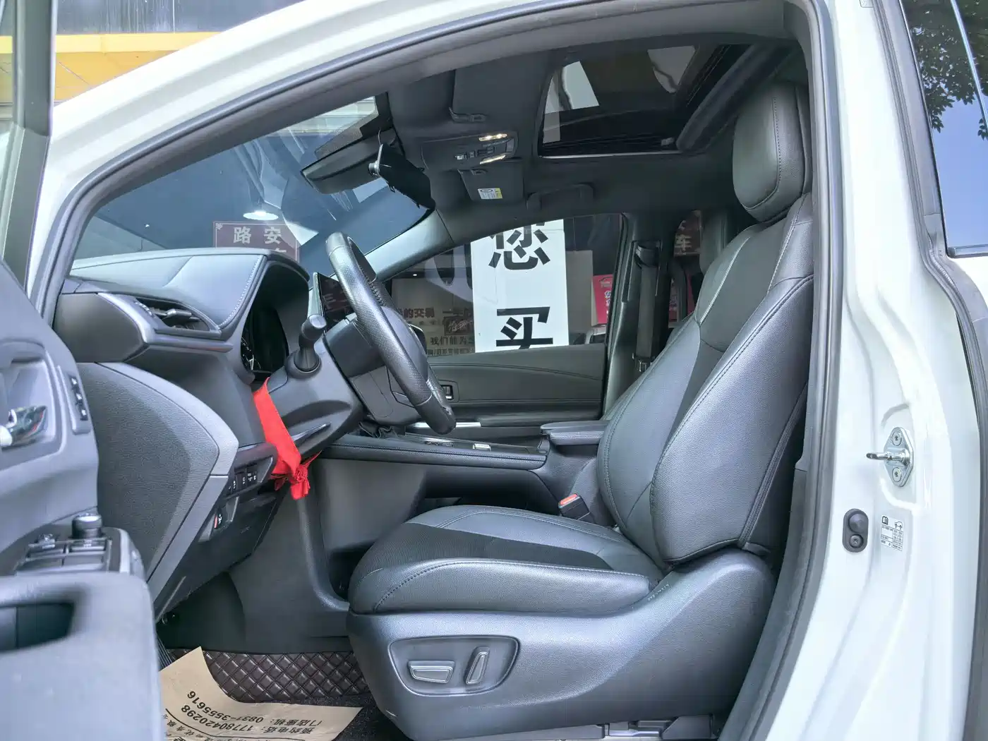 Toyota Granvia 2022 2.5L Hybrid Noble Edition фото 10