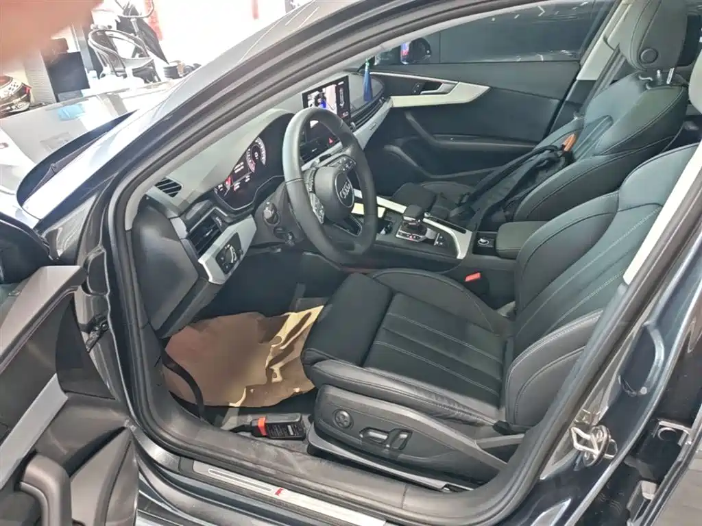 Audi A4L 2020 40 TFSI quattro Luxury Dynamic фото 15