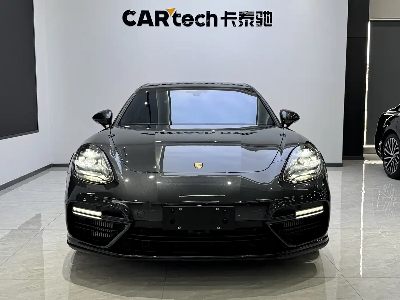 Porsche Panamera 2017 Panamera Turbo 4.0T фото 2