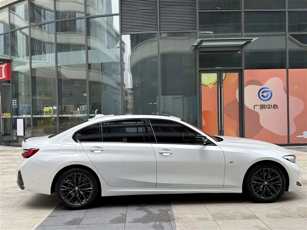 BMW 3 Series 2023 325Li M Sport Black Night Package фото 10