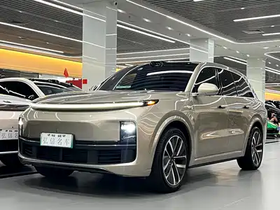 Li Auto L8