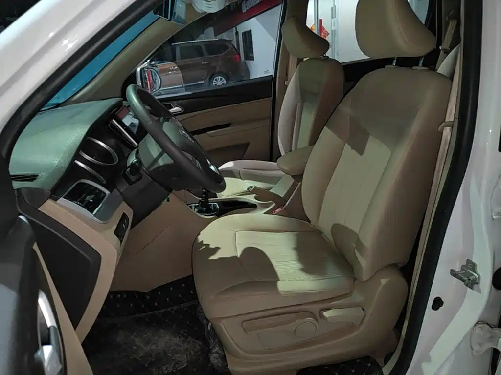 Baojun 730 2022 2019 1.5L Manual Value Edition 7-Seater China VI