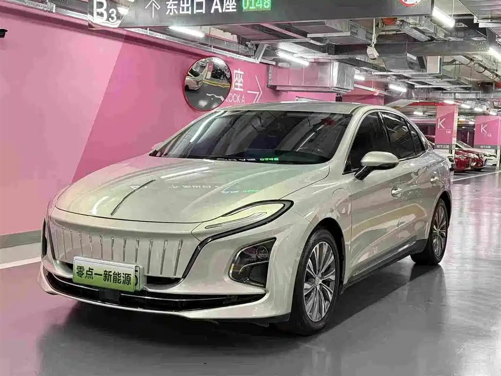 Hongqi E-QM5 2023
