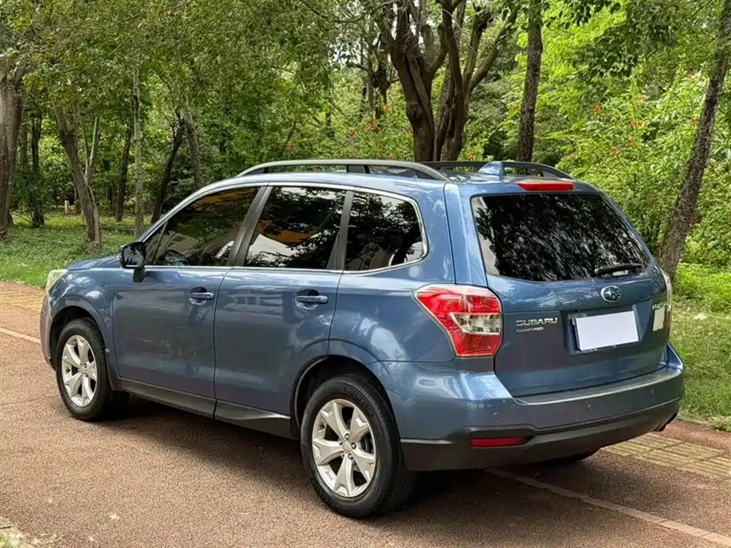Subaru Forester 2013 2.5i Automatic Luxury Edition фото 4