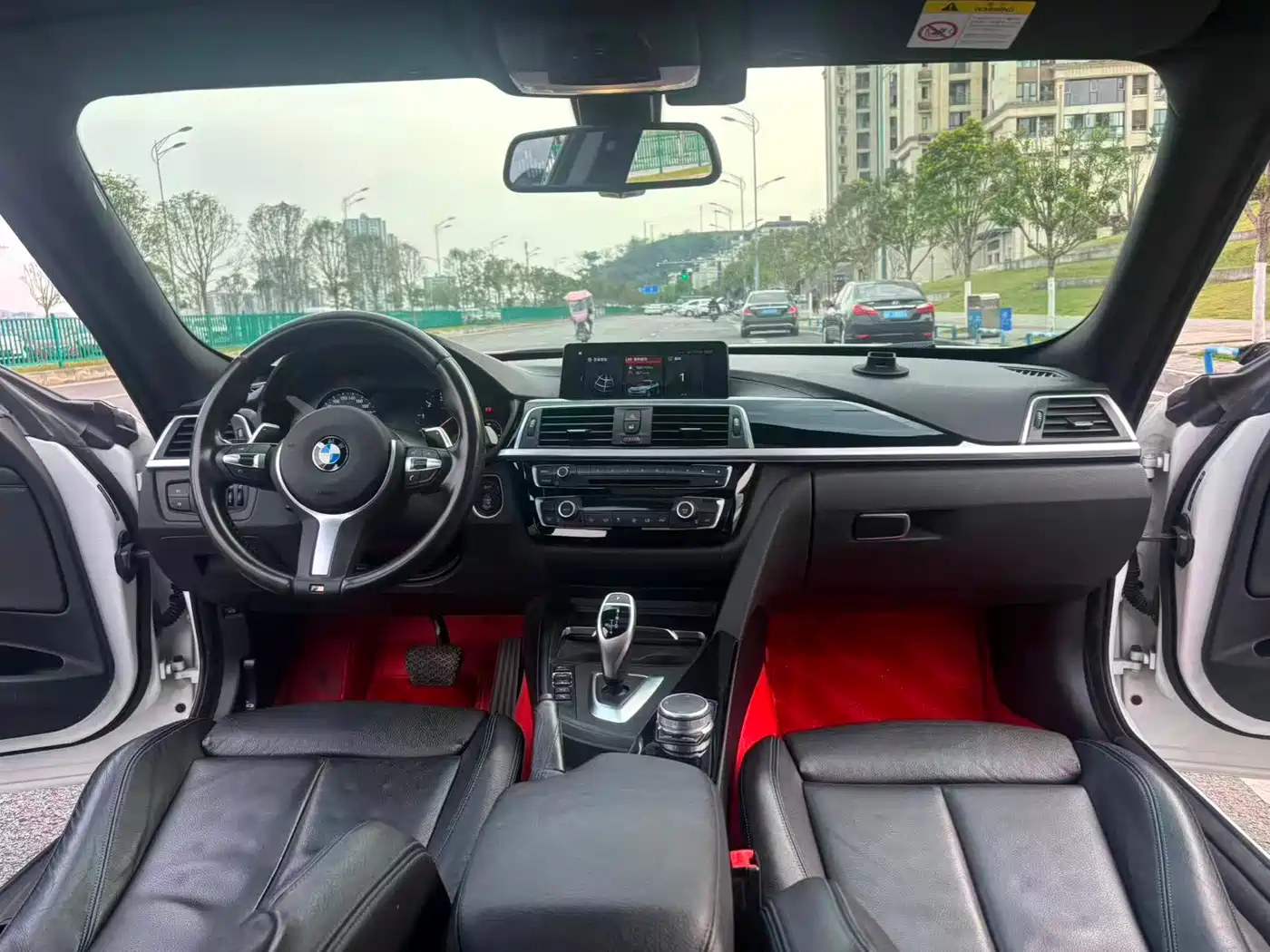 BMW 3 Series GT 2019 320i M Sport Black Night Edition фото 6