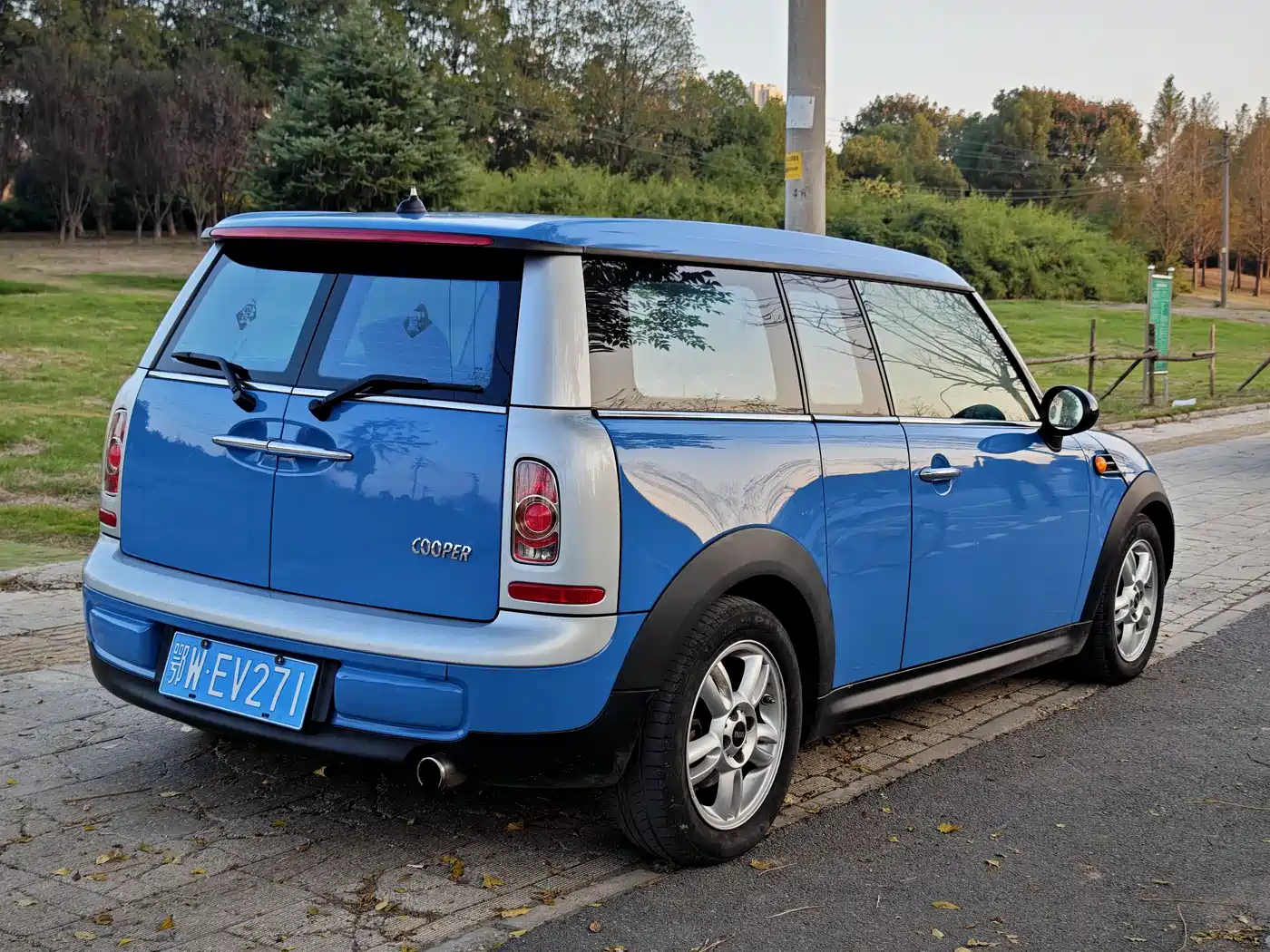 MINI CLUBMAN 2013 2011 1.6L ONE