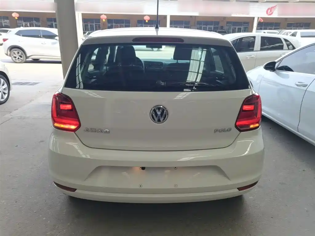 Volkswagen Polo 2016 1.4L Automatic Trend фото 6