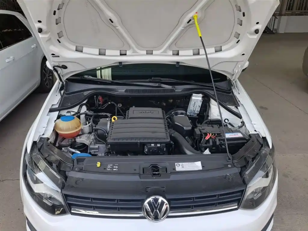 Volkswagen Polo 2016 1.4L Automatic Trend фото 20