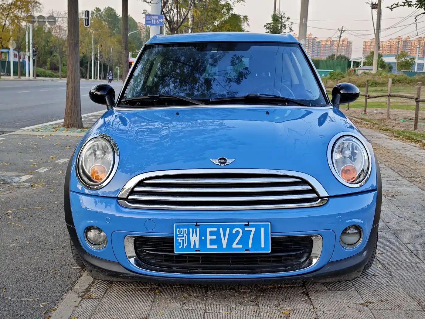 MINI CLUBMAN 2013 2011 1.6L ONE