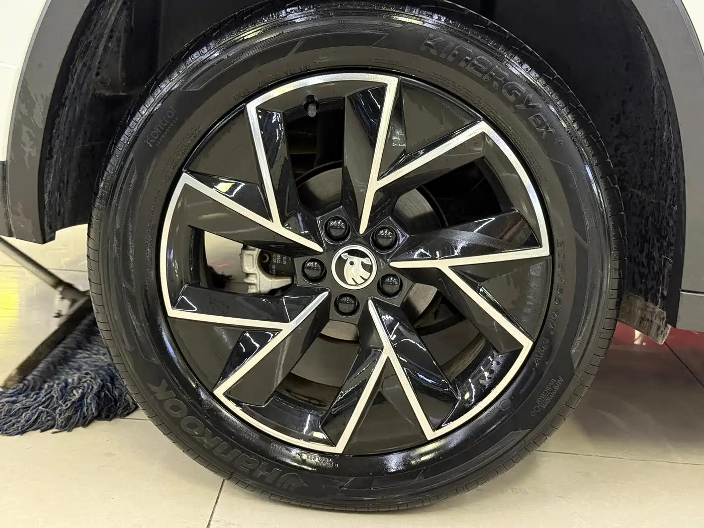 Škoda Kamiq 2021 GT 1.5L Automatic Flagship Edition фото 22