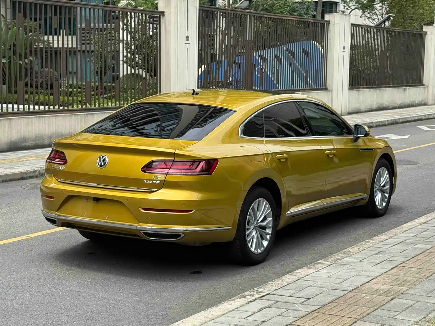Volkswagen FAW-Volkswagen CC 2019 330TSI Charm Edition China VI фото 15