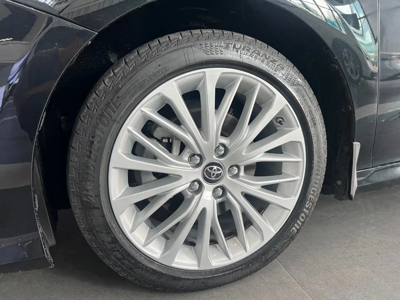 Toyota Camry 2018 2.5G Luxury Edition фото 13