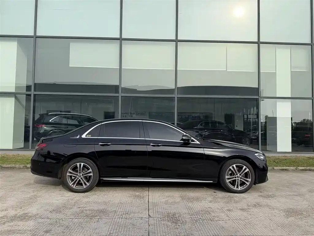 Mercedes-Benz E-Class 2022 E 260 L Sport фото 17