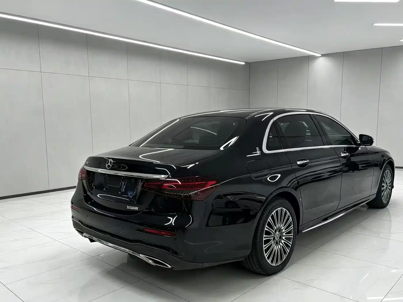 Mercedes-Benz E-Class 2021 E 300 L Luxury фото 5