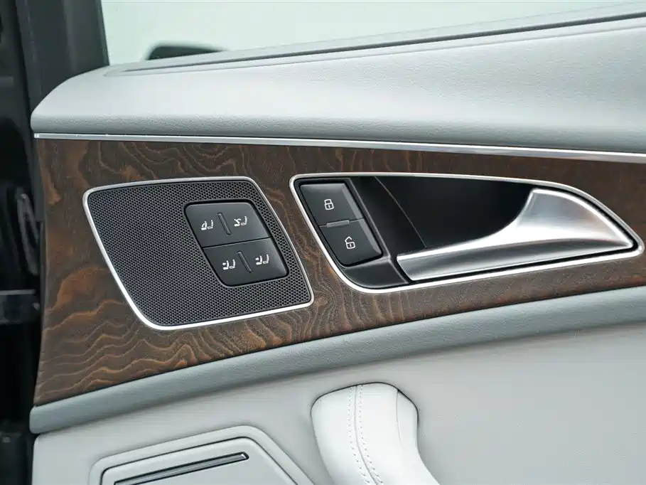 Audi A6L 2012 35 FSI quattro Luxury фото 28