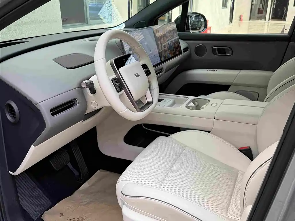 Li Auto i6 2025 2025 2WD Base Model
