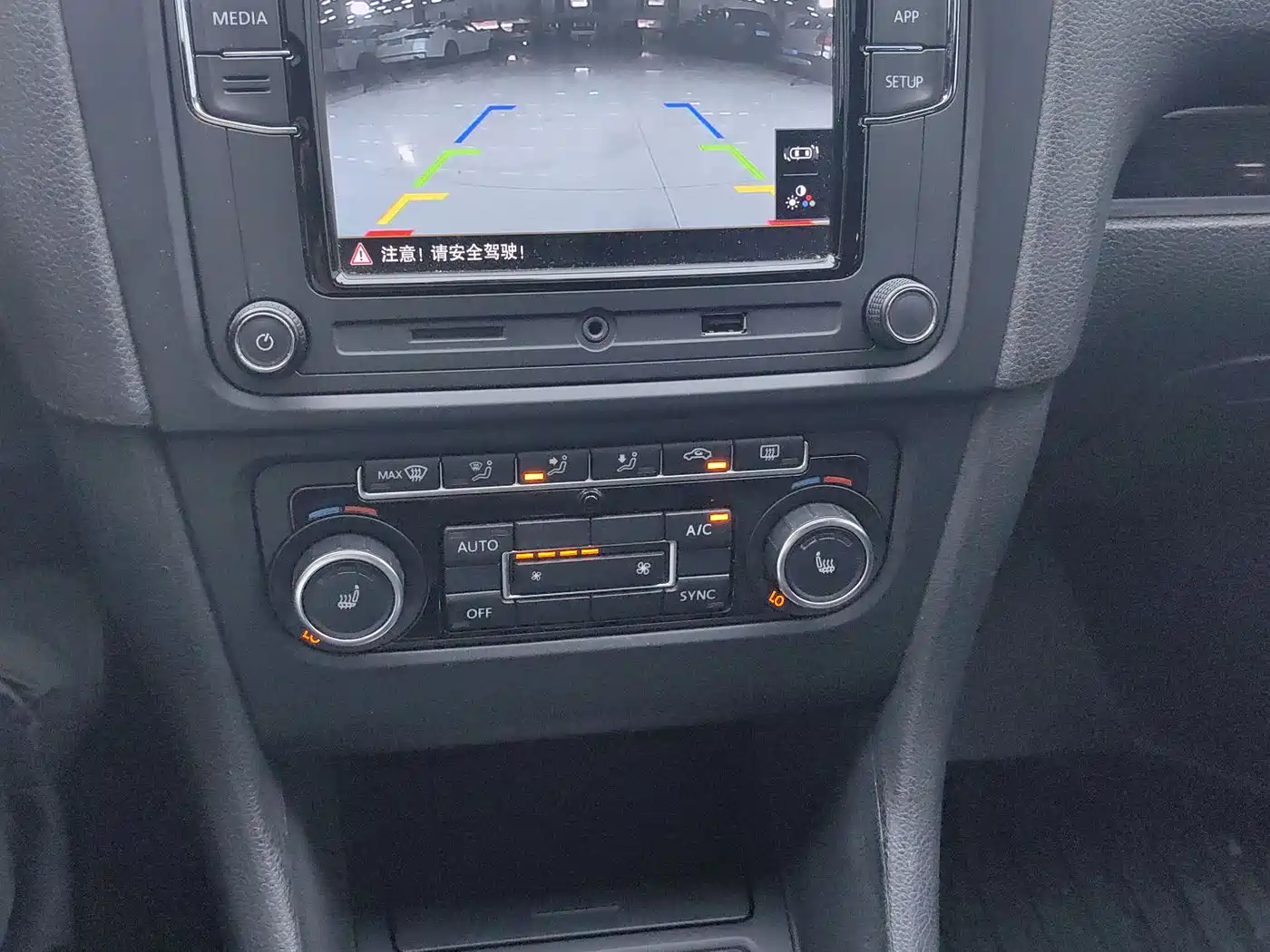 Volkswagen Golf GTI 2012 2.0TSI GTI фото 12