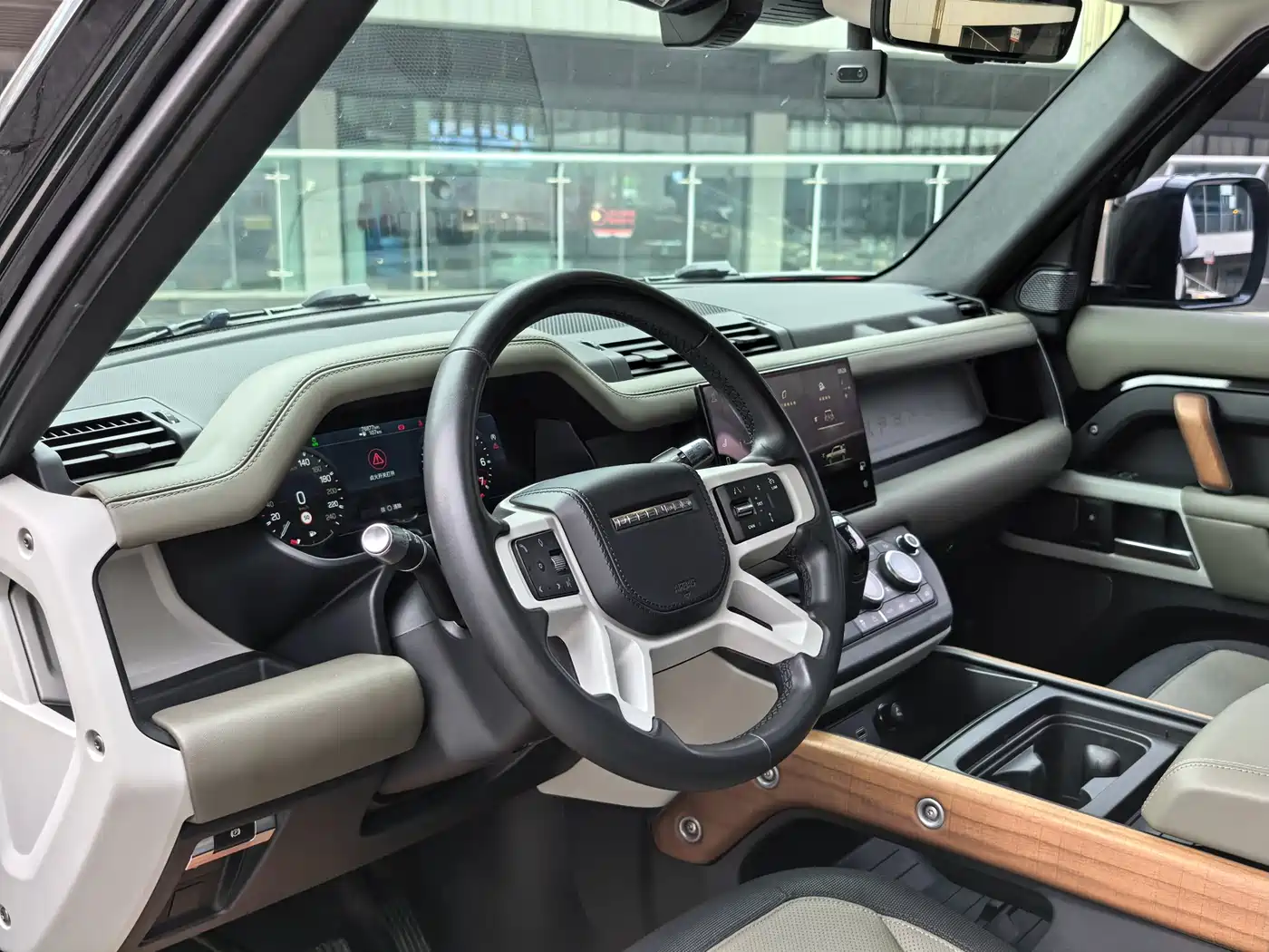 Land Rover Defender 2022 110 P400 X-DYNAMIC HSE фото 12