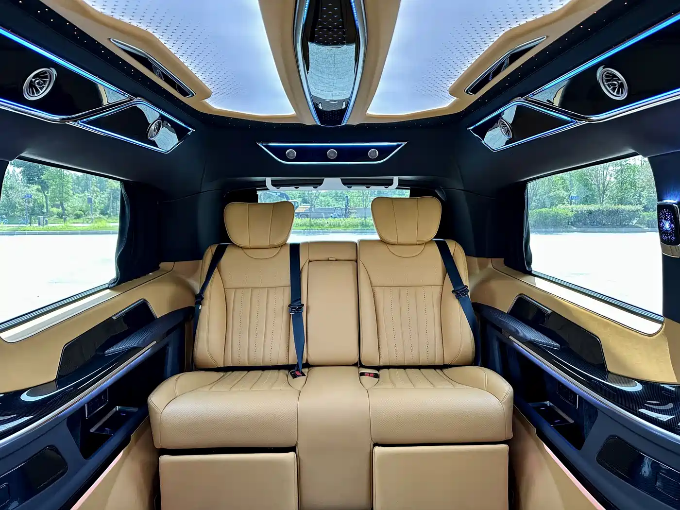 Mercedes-Benz V-Class 2022 V 260 L Long Wheelbase Luxury Edition фото 18