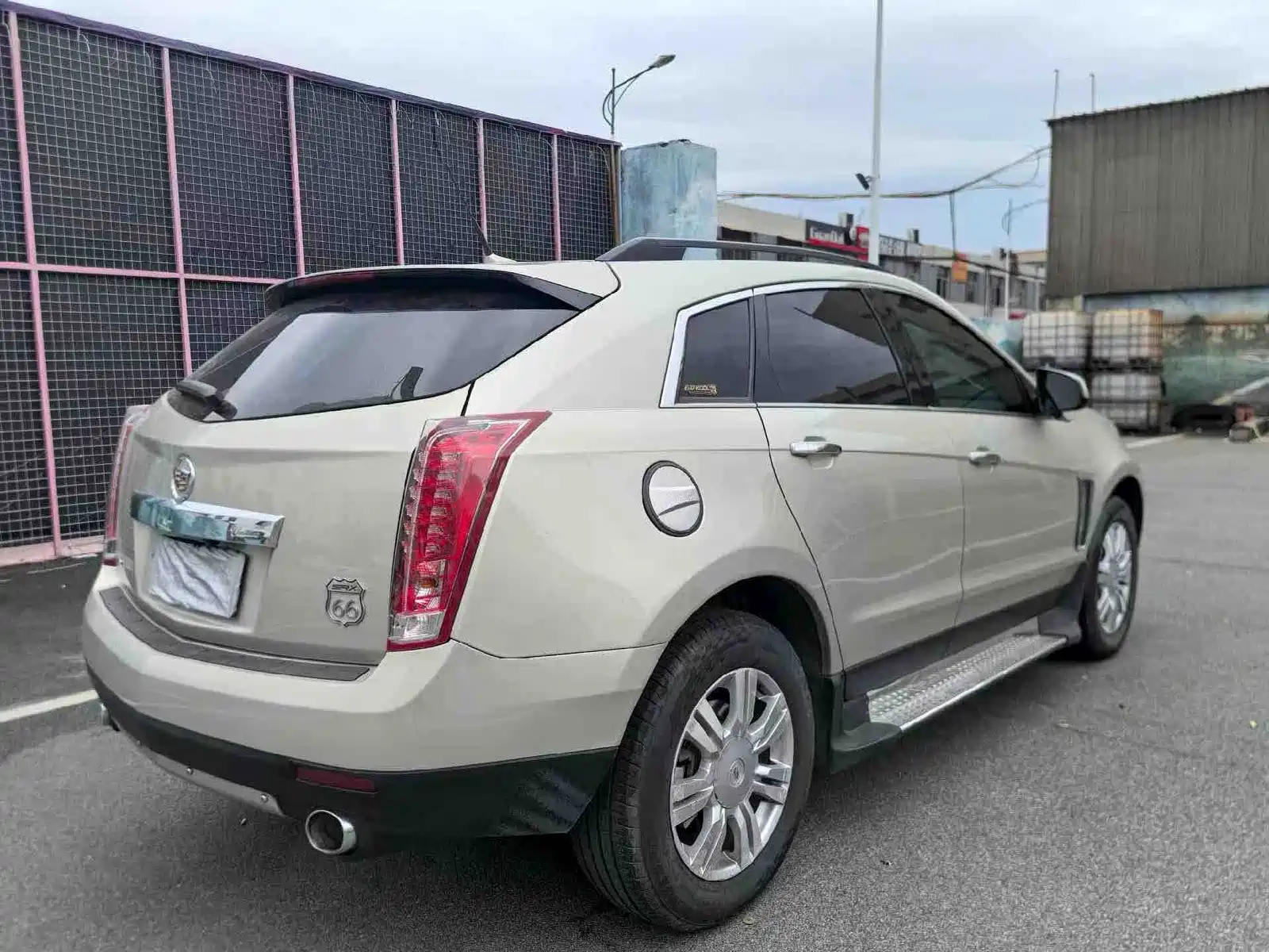 Photo 6 - Cadillac SRX