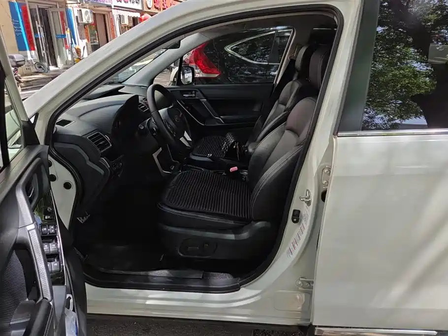 Subaru Forester 2016 2.0i Fashion Navigation Edition фото 9
