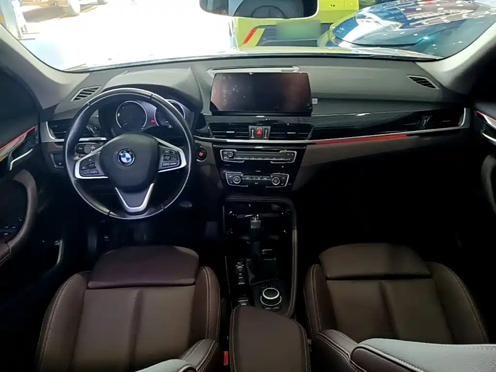 BMW X1 New Energy 2020 xDrive30Le Premium Edition фото 10
