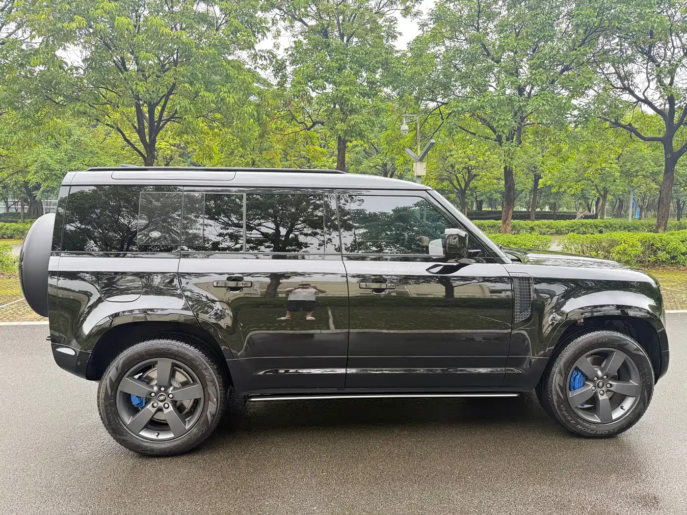 Land Rover Defender 2024 2024 110 3.0T P400 X-DYNAMIC HSE