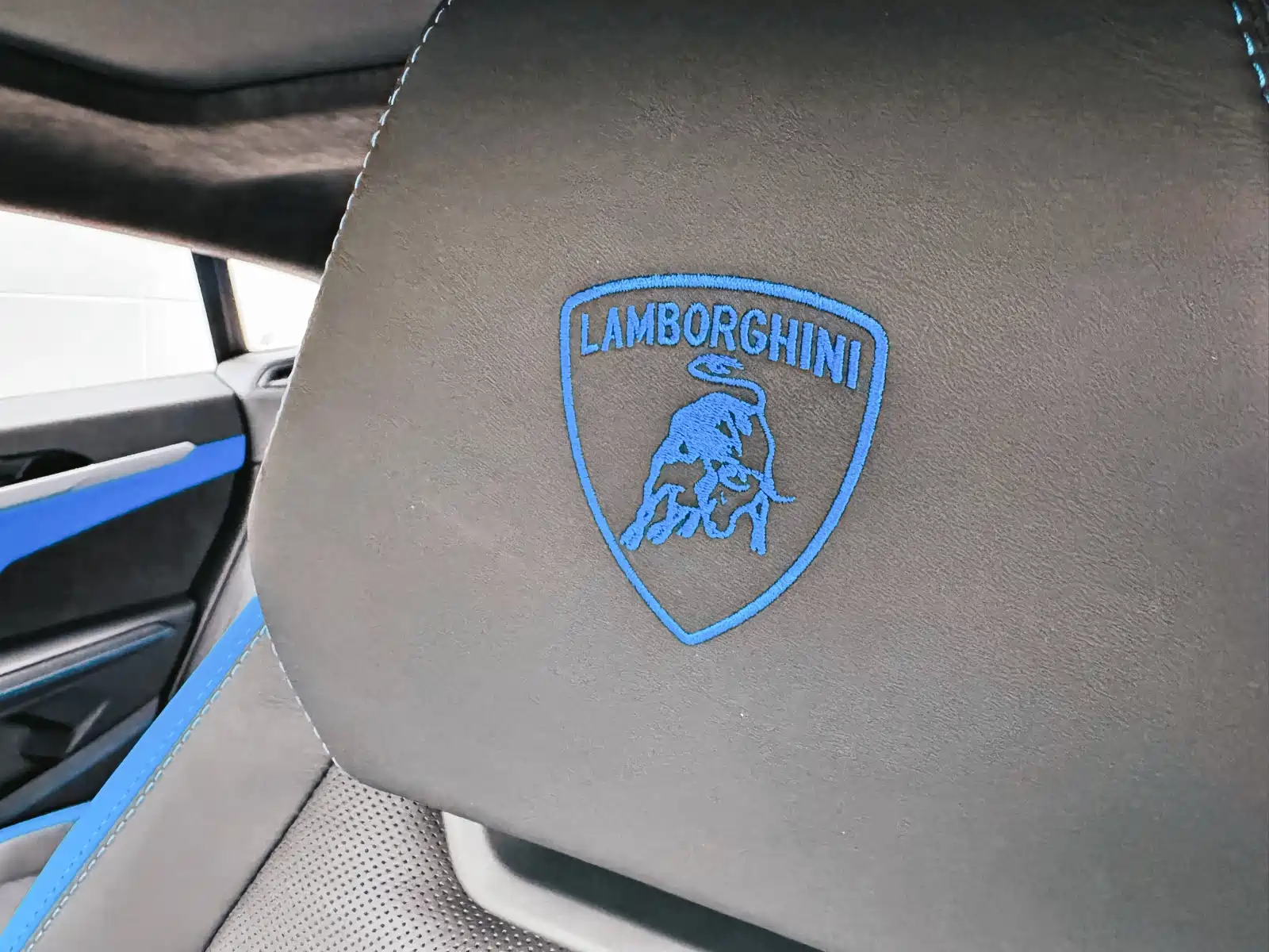 Фото 14 - Lamborghini Urus