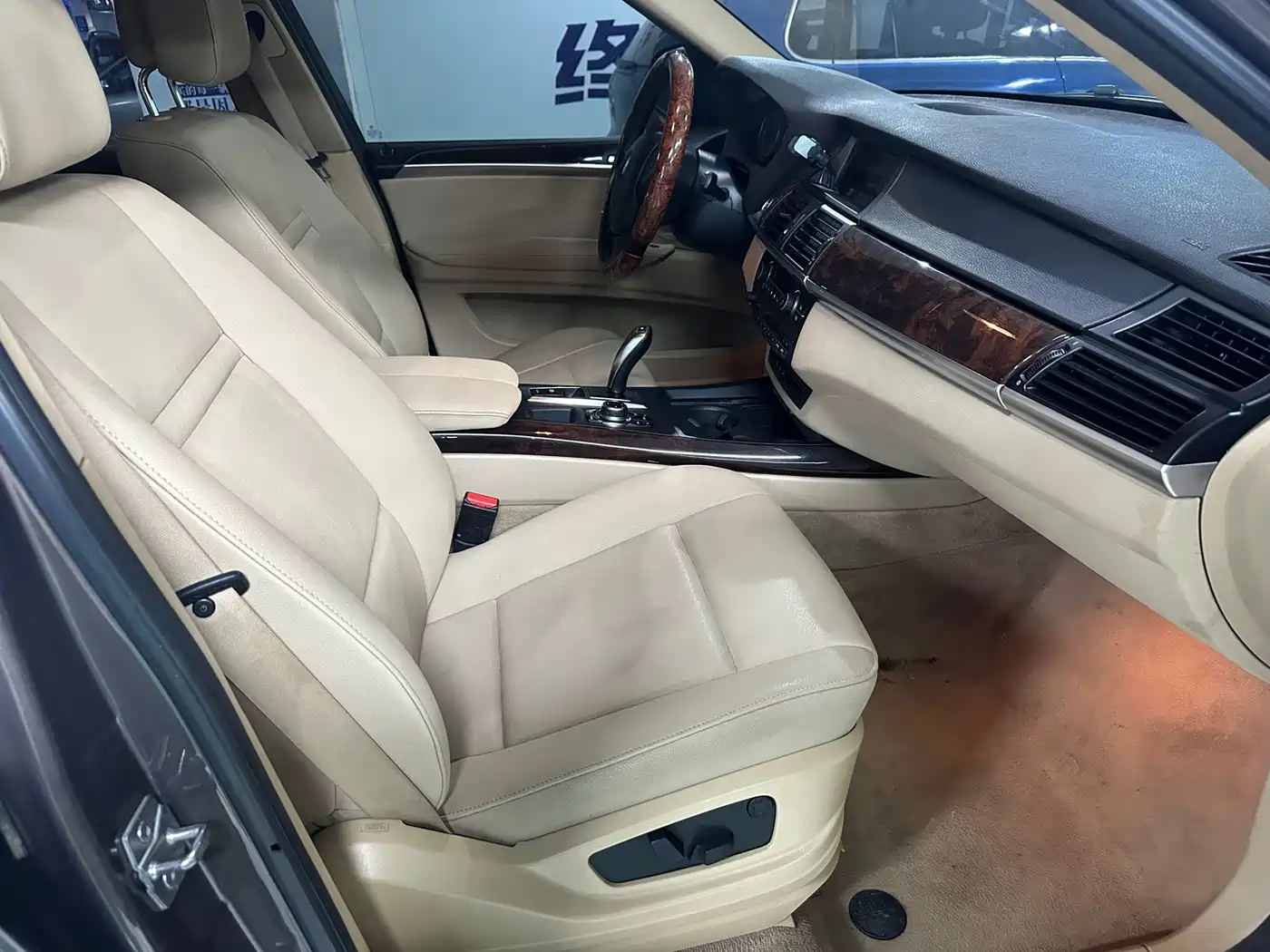 BMW X5 (Import) 2011 xDrive35i Leading Edition фото 9
