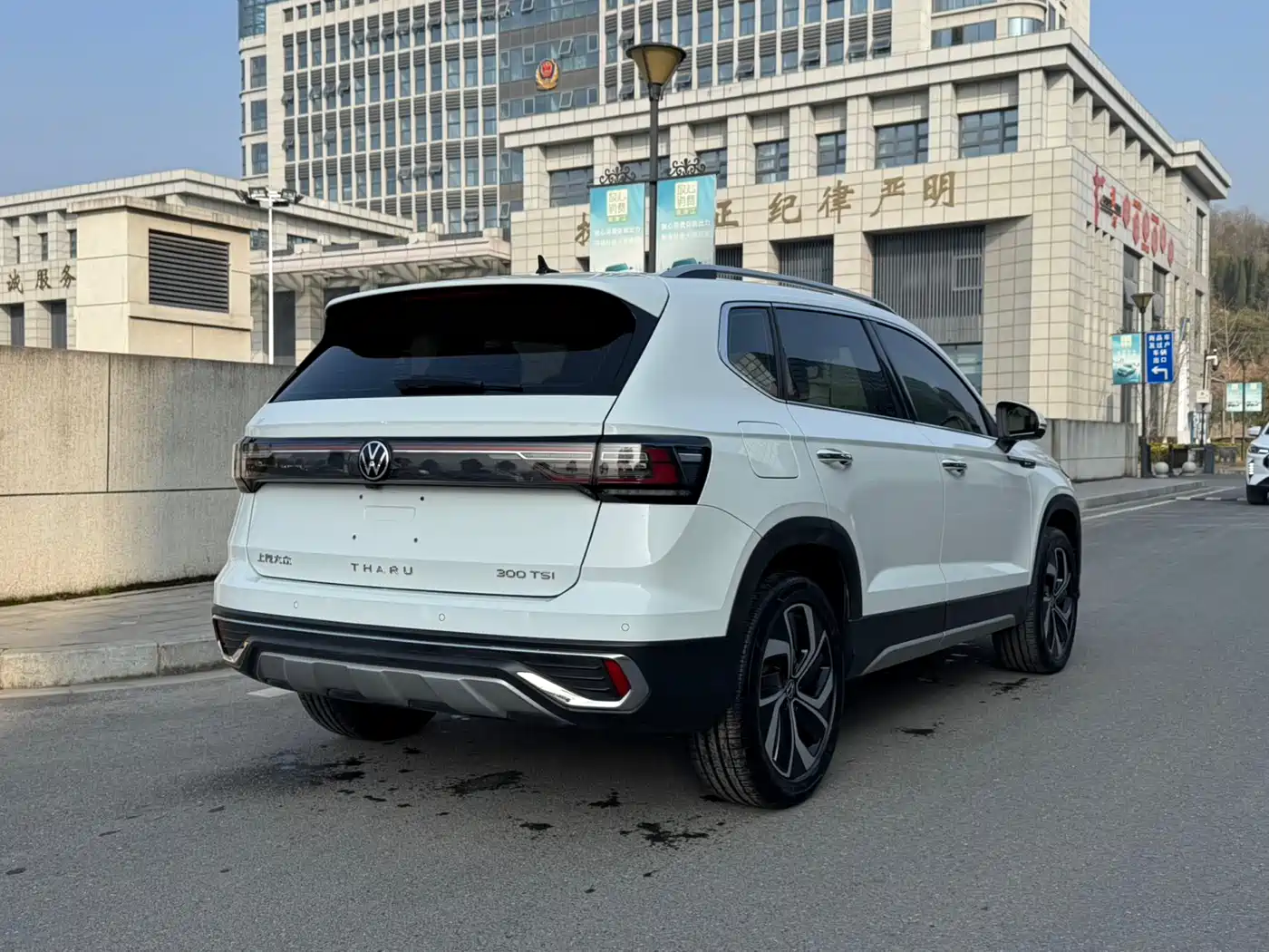 Volkswagen Tharu 2023 300TSI 2WD Full Moon Edition фото 4