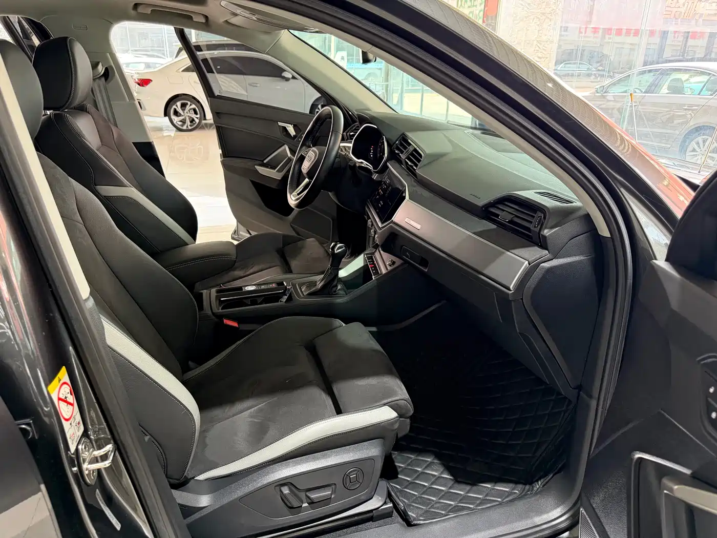 Audi Q3 2022 35 TFSI Fashion Dynamic фото 9