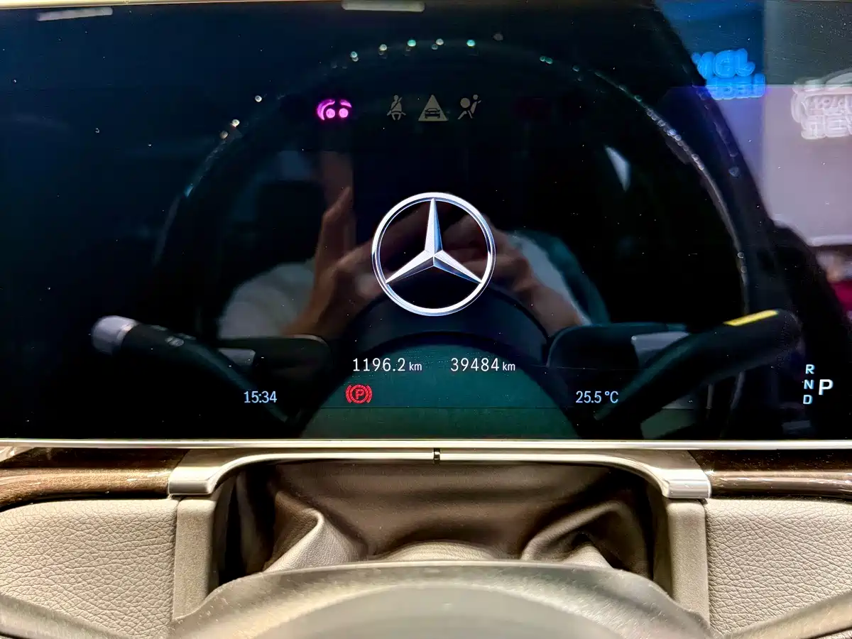 Фото 22 - Mercedes-Benz S-Class