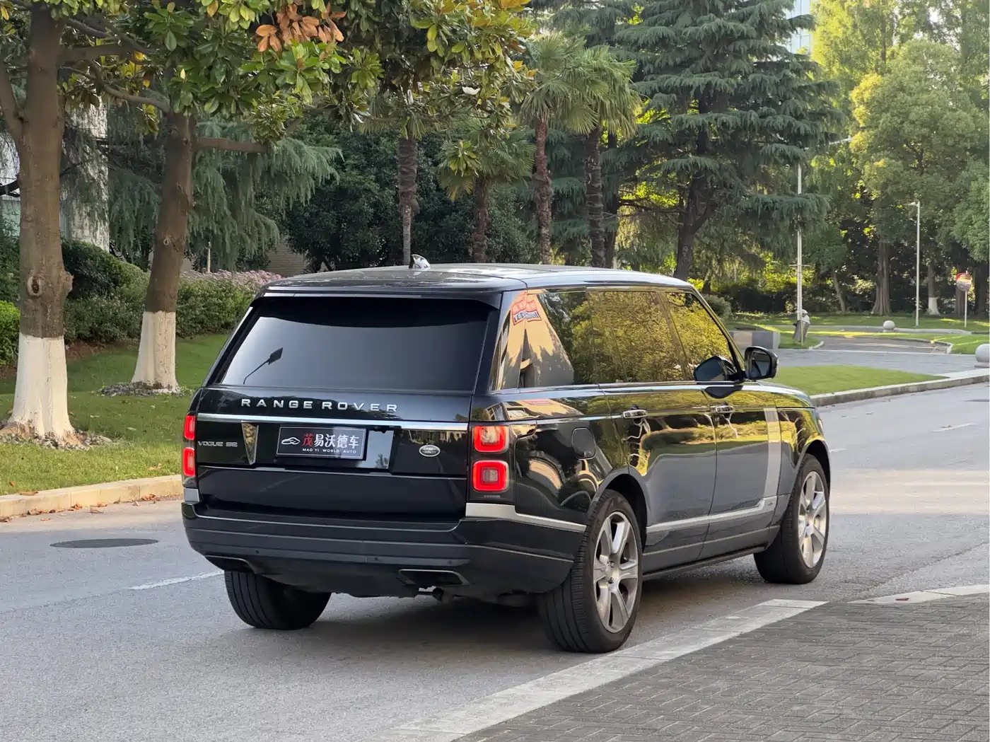 Land Rover Range Rover 2018 3.0 SC V6 Vogue Heritage Extended Edition фото 6